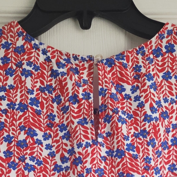 J. Crew ✨️ Viscose Sleeveless Women's Tank Top with Floral Print size M - Picture 6 of 7